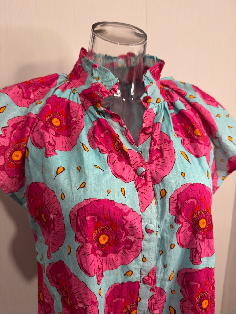 NEW WITH TAGS VICTORIA DUNN BLOUSE. Small. Blue and Pink. Stunning. Retail: $136 - Picture 2 of 5